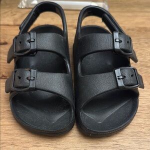 Gap toddler Black Adjustable Sandals - size 7-8T